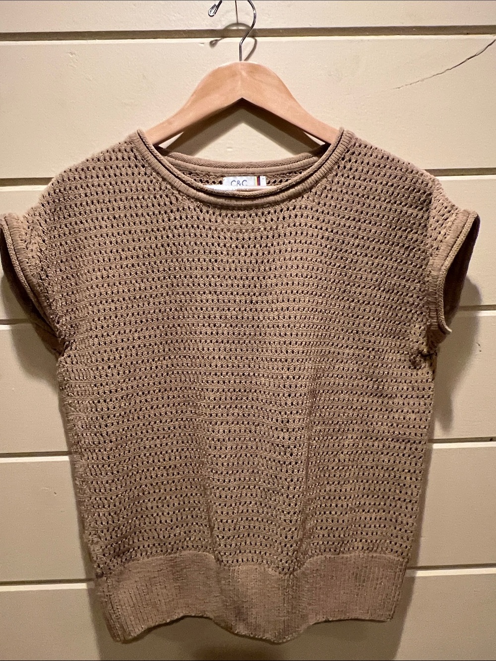 C&C California Women's Sleeveless Crewneck Knit Sweater in Taupe/Camel